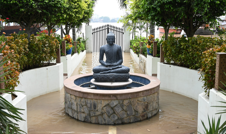 Varanasi Dharm Resort