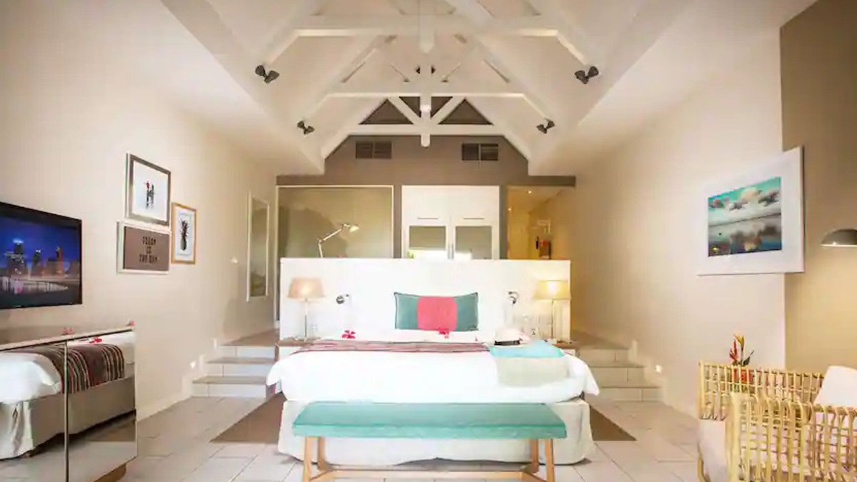 Explore Hotel Radissson Blu Azuri Resort And Spa