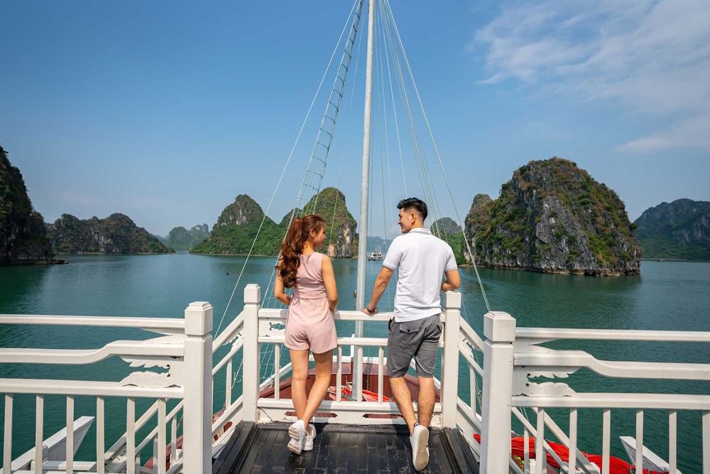 Explore Saigon Da Nang Hanoi Halong